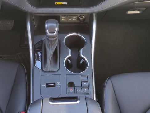 Used 2023 Toyota Highlander XLE image 23