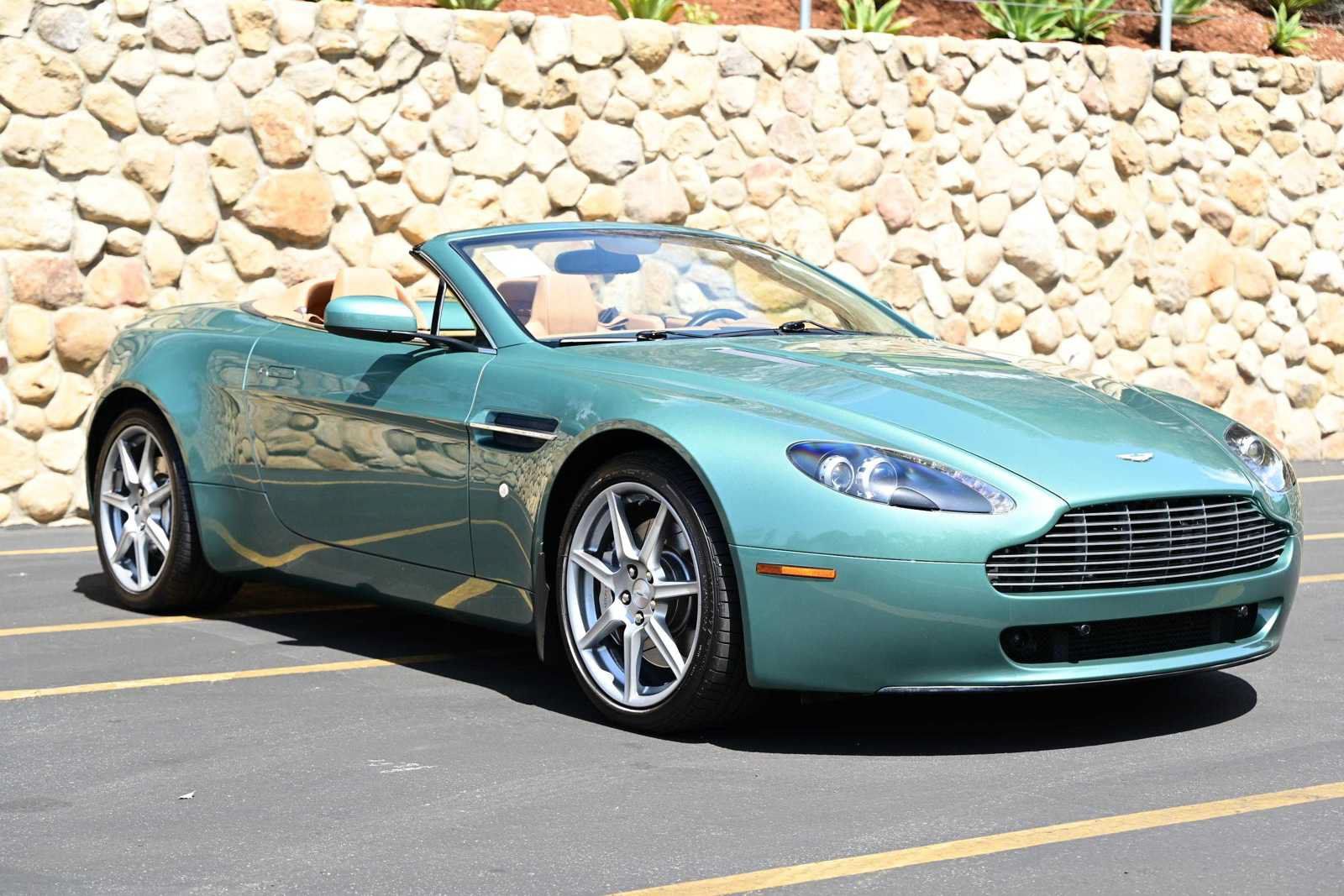 Used 2008 Aston Martin V8 Vantage Roadster RWD image 1
