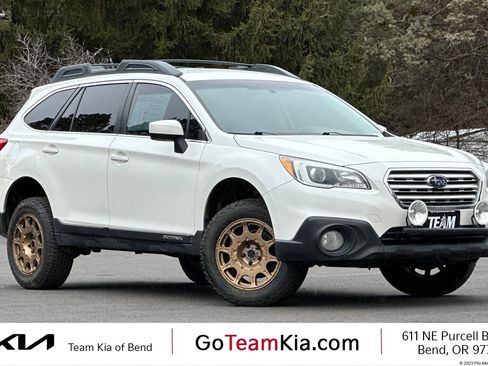 Used 2015 Subaru Outback 2.5i Premium image 1