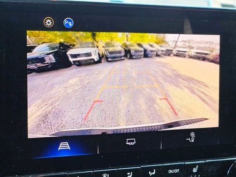 Used 2023 Chevrolet Colorado LT w/ LT Convenience Package II image 23