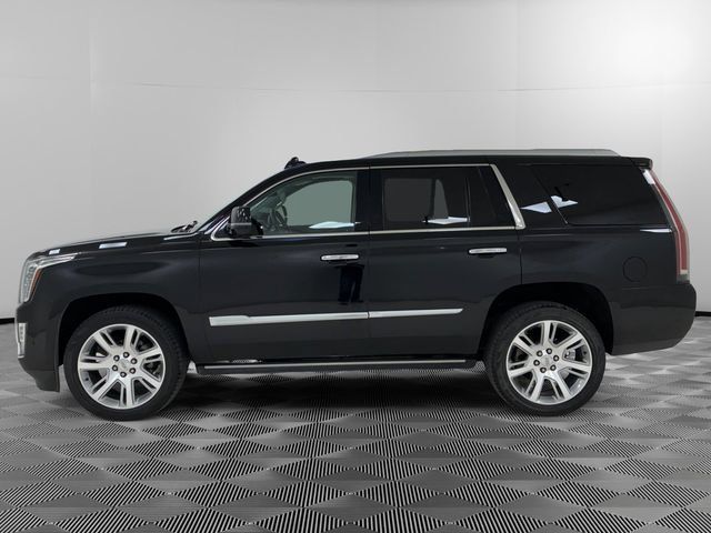 Certified 2019 Cadillac Escalade Premium Luxury AWD/4WD image 2