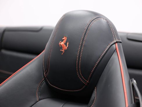 Used 2017 Ferrari California T RWD image 18