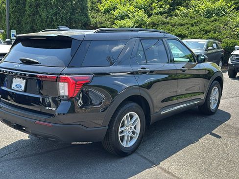 Used 2025 Ford Explorer Active AWD/4WD image 8