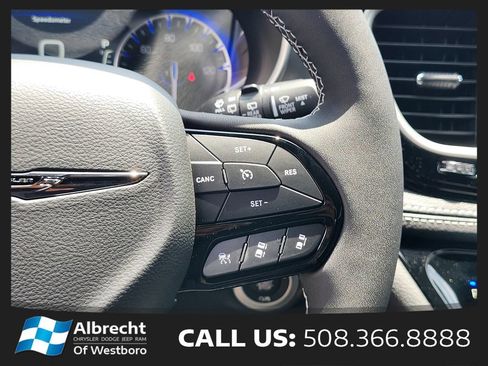 New 2026 Chrysler Pacifica Select w/ S Appearance Package AWD/4WD image 31