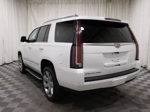 Used 2019 Cadillac Escalade Luxury AWD/4WD image 33