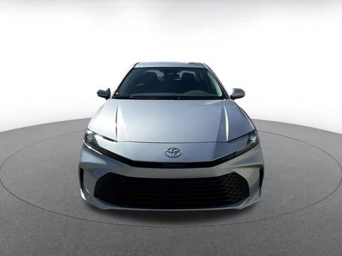 Used 2025 Toyota Camry LE image 4