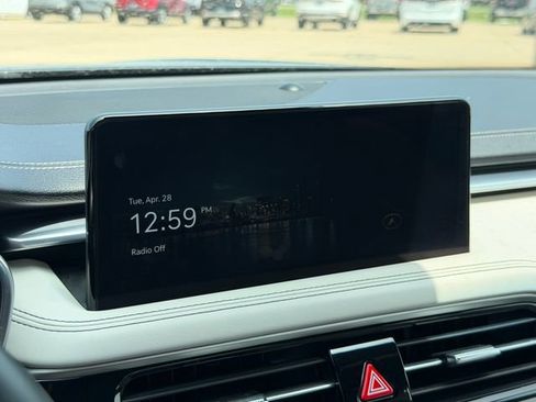 Used 2025 Genesis G70 2.5T AWD/4WD image 31