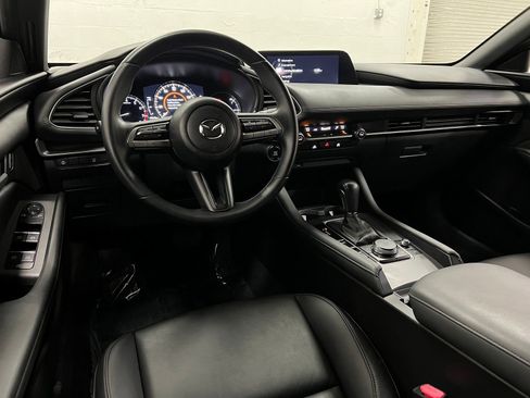 Used 2020 MAZDA MAZDA3 Hatchback image 9