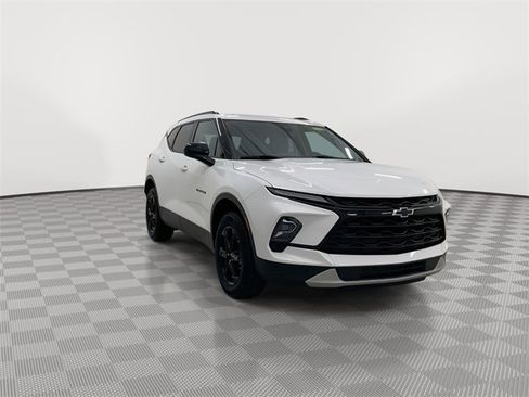 Certified 2024 Chevrolet Blazer LT w/ Convenience Package image 13