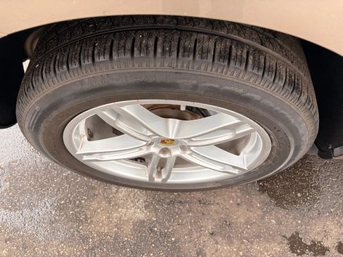 Used 2017 Porsche Macan Sport Edition image 42