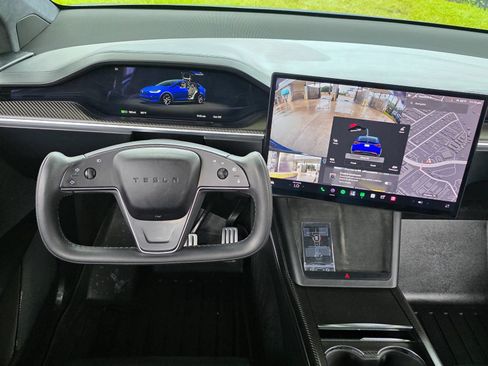 Used 2022 Tesla Model X Plaid AWD/4WD image 10