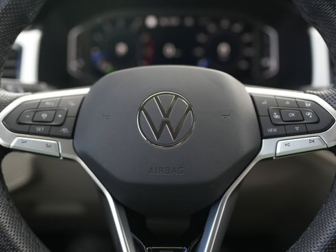 Used 2023 Volkswagen Atlas SEL R-Line image 20