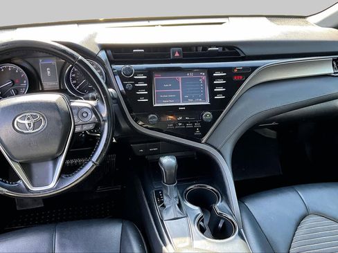 Used 2020 Toyota Camry SE FWD image 7