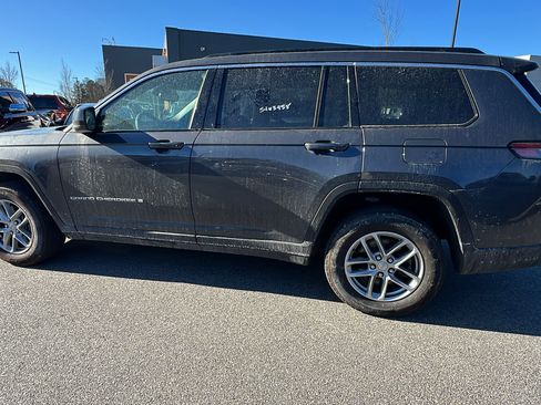 Used 2024 Jeep Grand Cherokee L Laredo w/ Luxury Tech Group I image 11