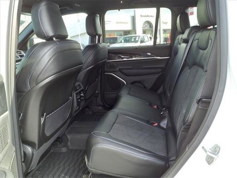 New 2022 Jeep Grand Cherokee Trailhawk w/ Advanced Protech Group II image 17