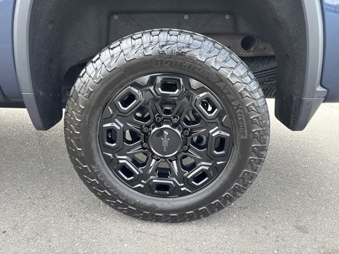 Used 2021 Chevrolet Silverado 2500 LTZ w/ LTZ Convenience Package image 13