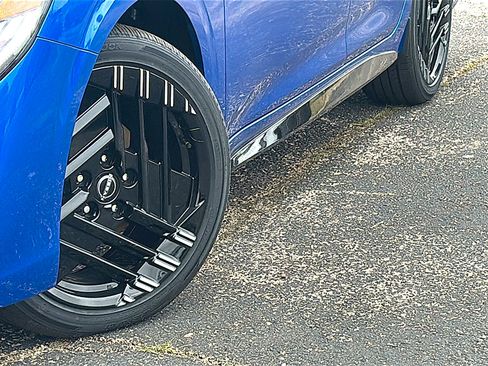 New 2026 Nissan Sentra SR w/ Floor Mat Package FWD image 3