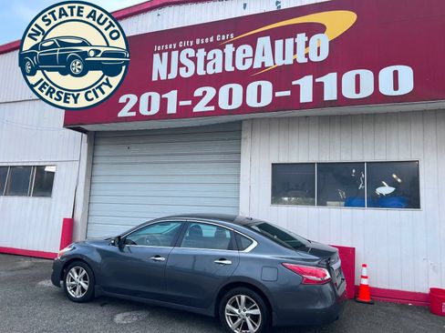 Used 2013 Nissan Altima 2.5 SL w/ 2.5 Moonroof Pkg FWD image 6