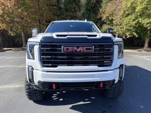 Used 2024 GMC Sierra 2500 AT4 w/ AT4 Premium Plus Package image 3