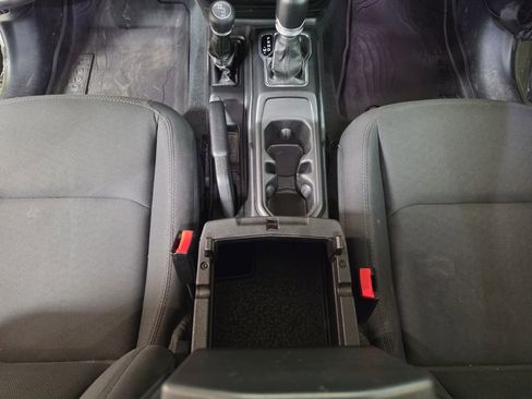Used 2023 Jeep Wrangler Sport AWD/4WD image 15