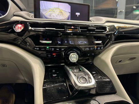 Used 2023 Acura MDX SH-AWD w/ Technology Package image 9