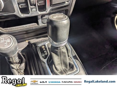 Used 2022 Jeep Wrangler Unlimited Sahara image 21