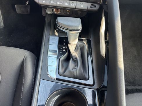 Used 2025 Hyundai Elantra SEL image 46