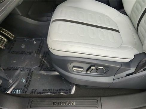 Used 2023 Rivian R1S Launch Edition image 38