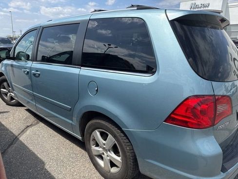 Used 2009 Volkswagen Routan SEL Premium FWD image 5