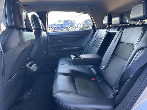 Used 2023 Nissan Ariya AWD image 15