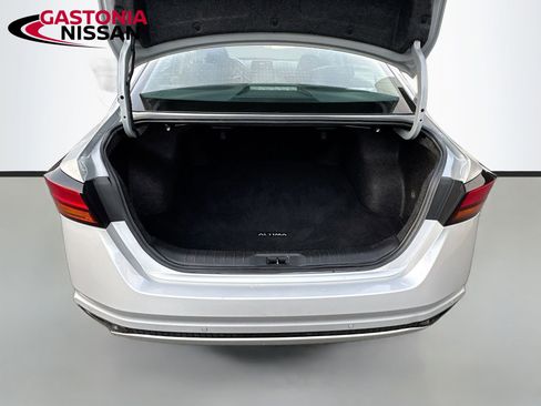 Used 2024 Nissan Altima 2.5 SV image 34