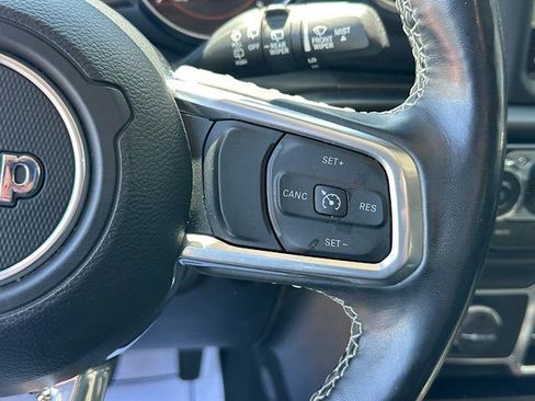 Used 2022 Jeep Wrangler Unlimited Sahara w/ LED Lighting Group AWD/4WD image 23