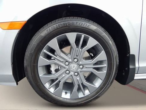 New 2026 Honda Odyssey Touring image 10