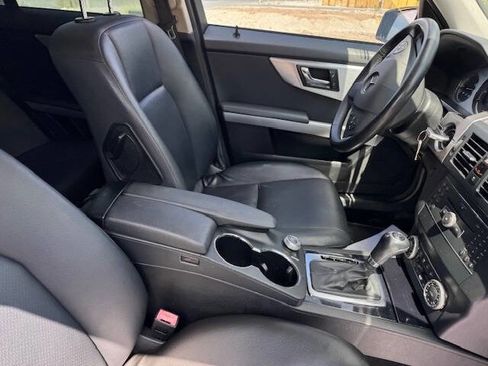 Used 2011 Mercedes-Benz GLK 350 2WD image 25