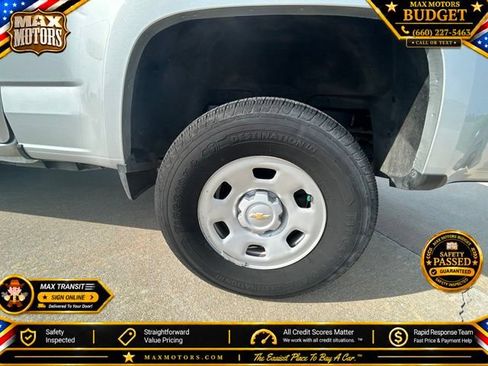Used 2018 Chevrolet Colorado W/T RWD image 12