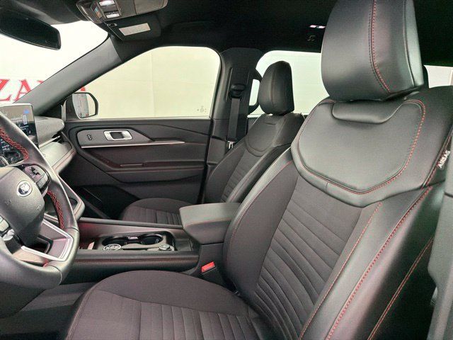Used 2025 Ford Explorer ST-Line w/ Premium Package RWD image 19