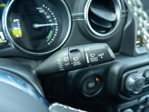 Used 2022 Jeep Wrangler Unlimited Sahara w/ Cold Weather Group image 26