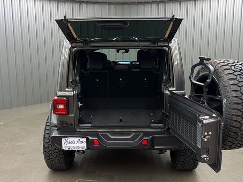 Used 2025 Jeep Wrangler Unlimited Sahara w/ Safety Group image 18