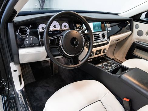 Used 2014 Rolls-Royce Ghost image 6