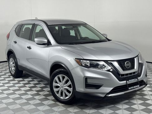 Used 2018 Nissan Rogue S image 2