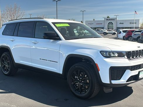 New 2026 Jeep Grand Cherokee L 2WD image 1