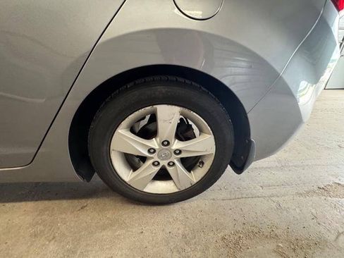 Used 2013 Hyundai Elantra GLS w/ Preferred Pkg FWD image 14