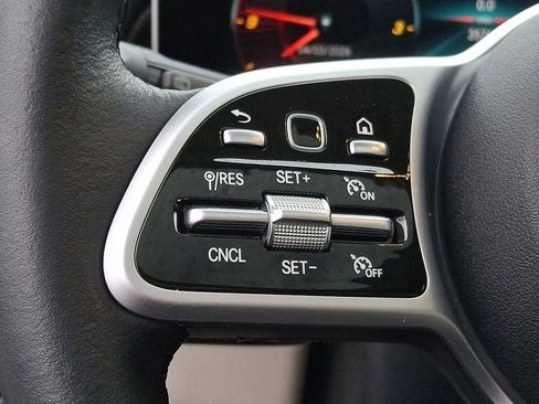 Used 2020 Mercedes-Benz GLB 250 4MATIC image 16