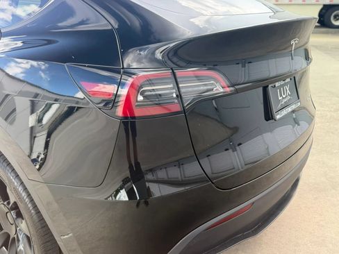 Used 2023 Tesla Model Y Long Range AWD/4WD image 13