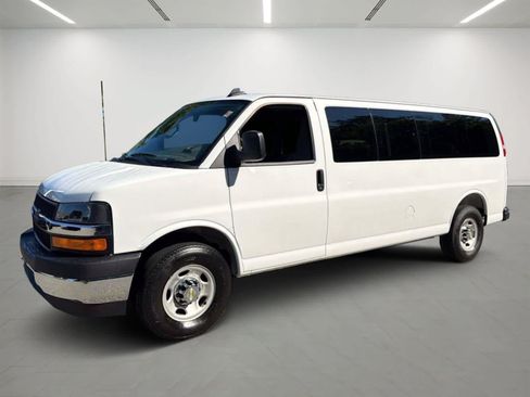 Used 2025 Chevrolet Express 3500 LT w/ LT Preferred Equipment Group RWD image 1