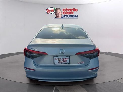 Used 2022 Honda Civic EX image 3