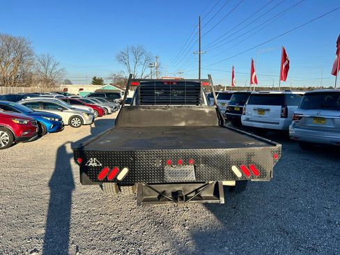 Used 2021 RAM 3500 Tradesman w/ Chrome Appearance Group image 16