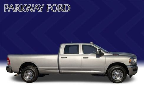 Used 2024 RAM 2500 Tradesman w/ Chrome Appearance Group image 4