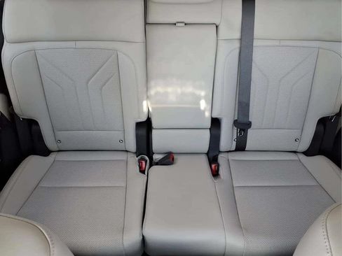 Used 2025 Hyundai Santa Fe SEL FWD image 16