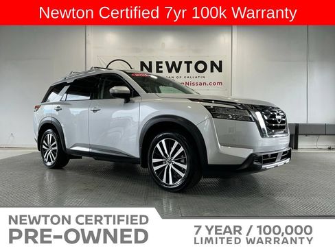 Used 2024 Nissan Pathfinder Platinum w/ Cargo Package FWD image 29